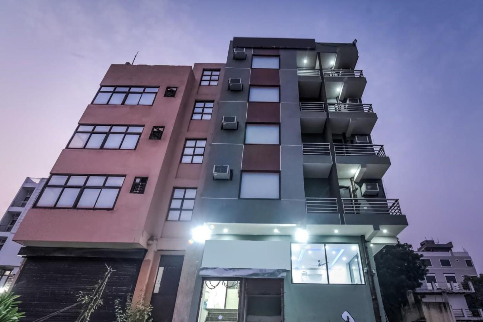 Hotel Aerostar Gold - Opposite Max Healthcare Delhi  Extérieur photo