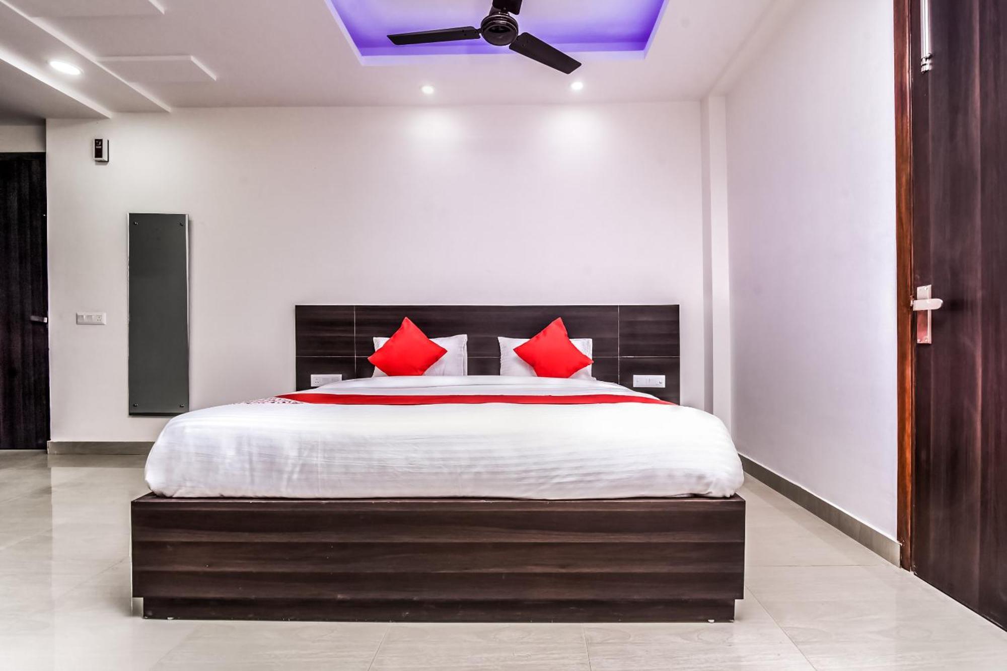 Hotel Aerostar Gold - Opposite Max Healthcare Delhi  Extérieur photo