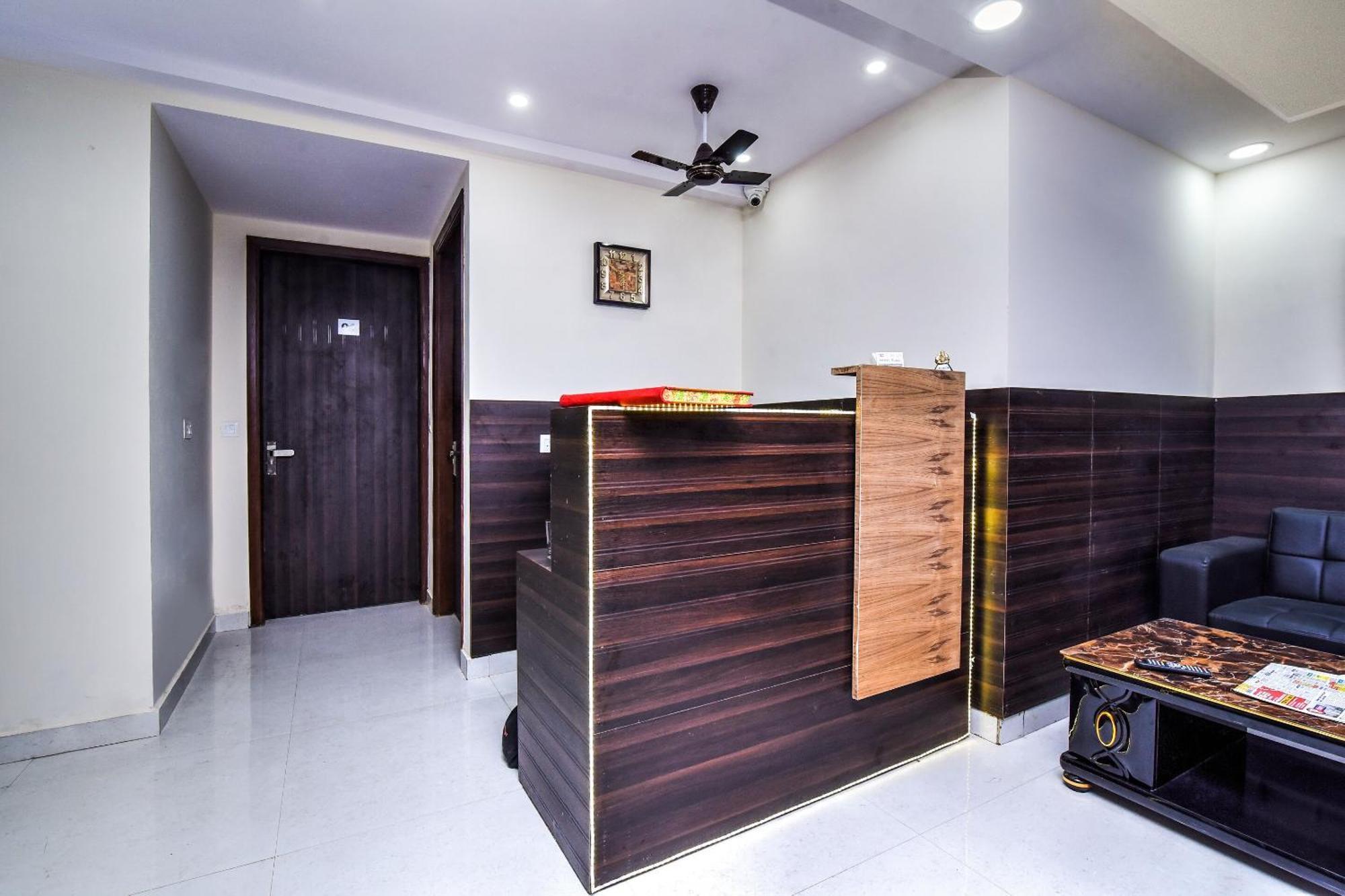 Hotel Aerostar Gold - Opposite Max Healthcare Delhi  Extérieur photo