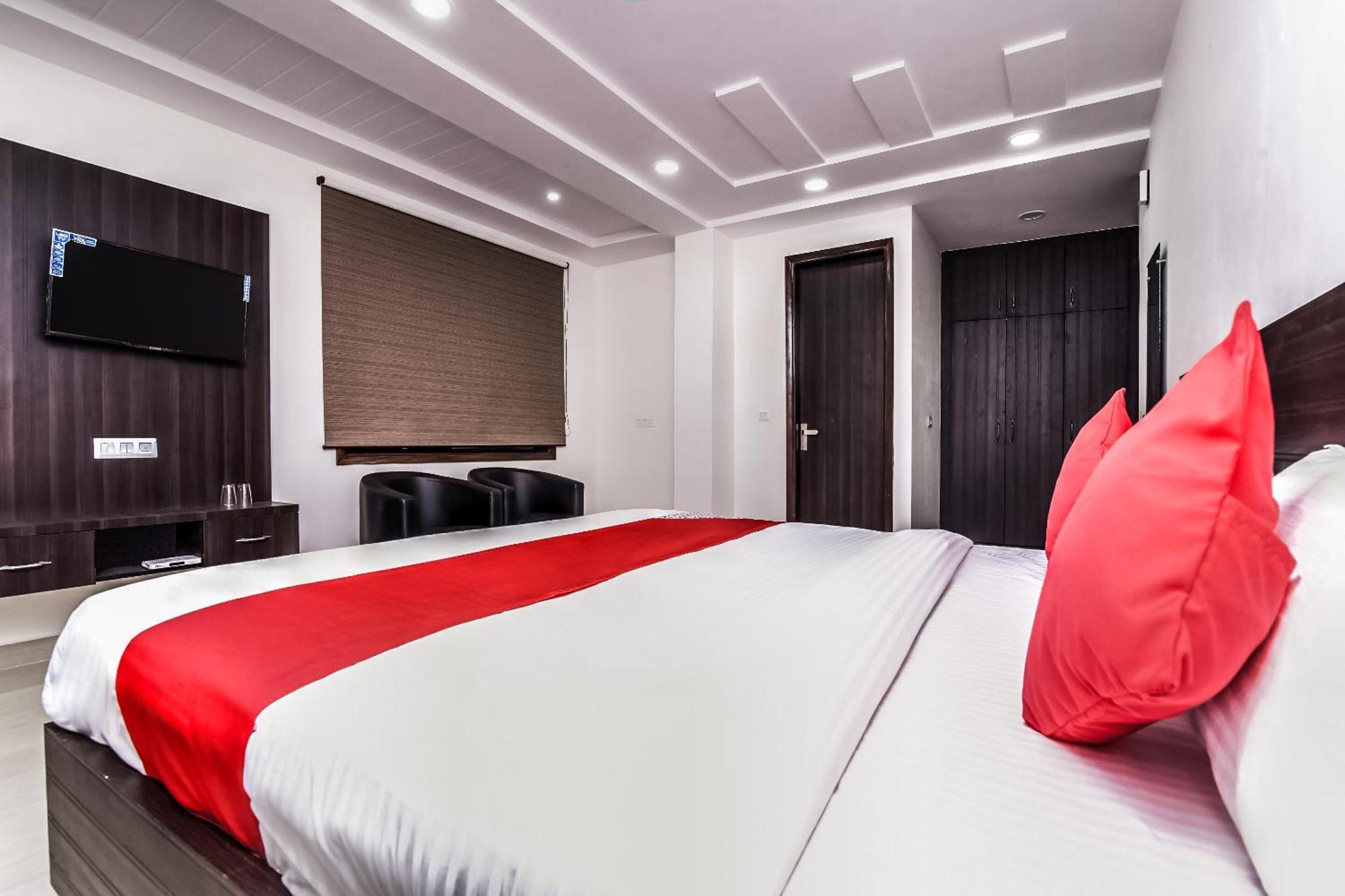 Hotel Aerostar Gold - Opposite Max Healthcare Delhi  Extérieur photo