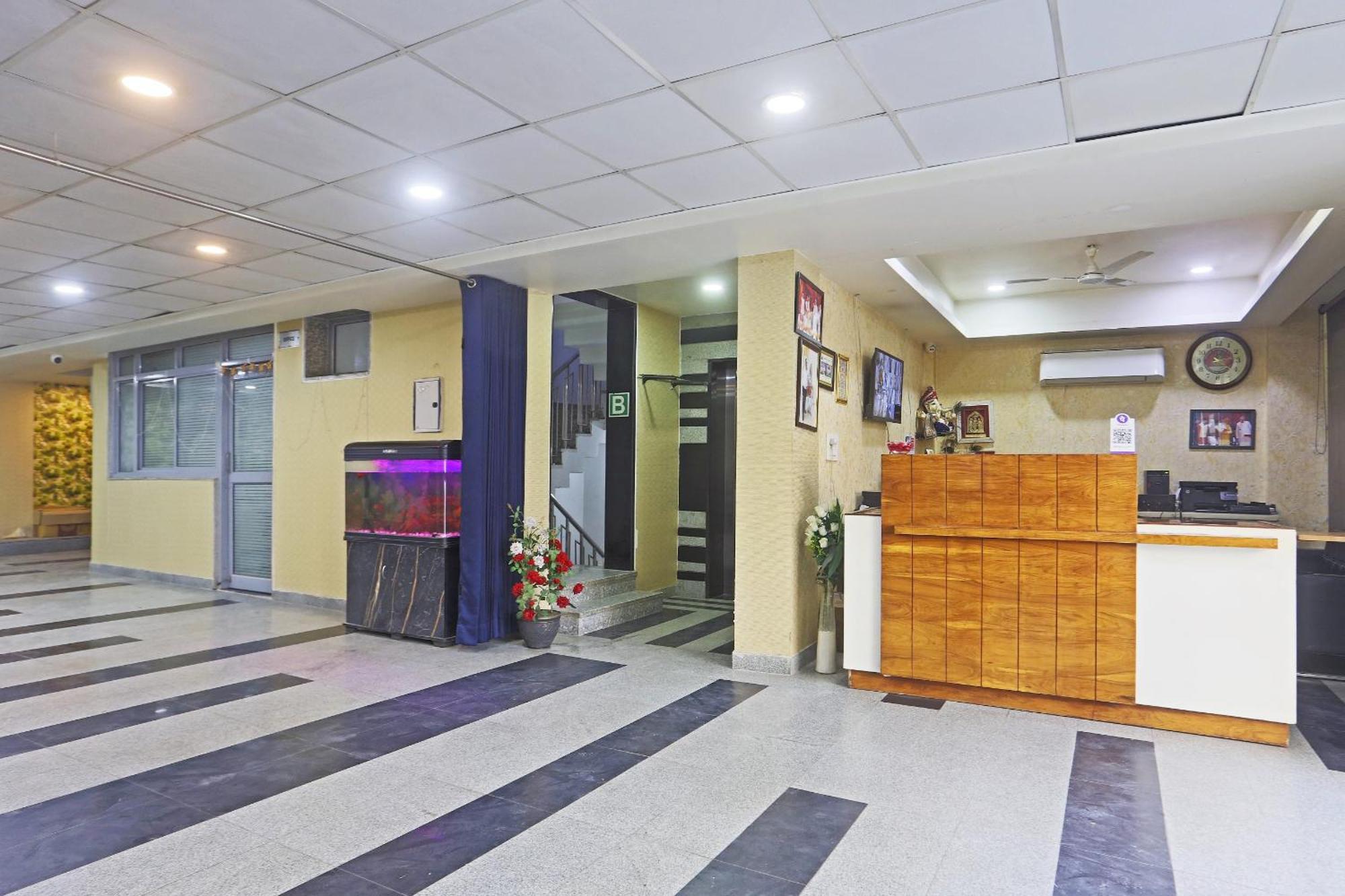 Hotel Aerostar Gold - Opposite Max Healthcare Delhi  Extérieur photo