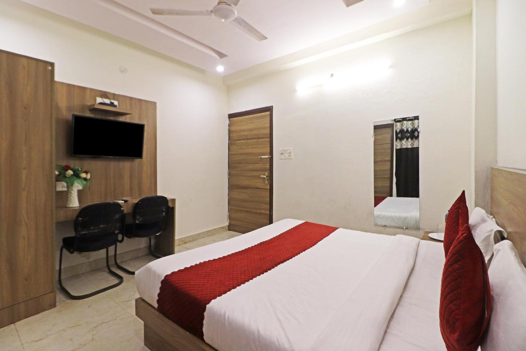 Hotel Aerostar Gold - Opposite Max Healthcare Delhi  Extérieur photo