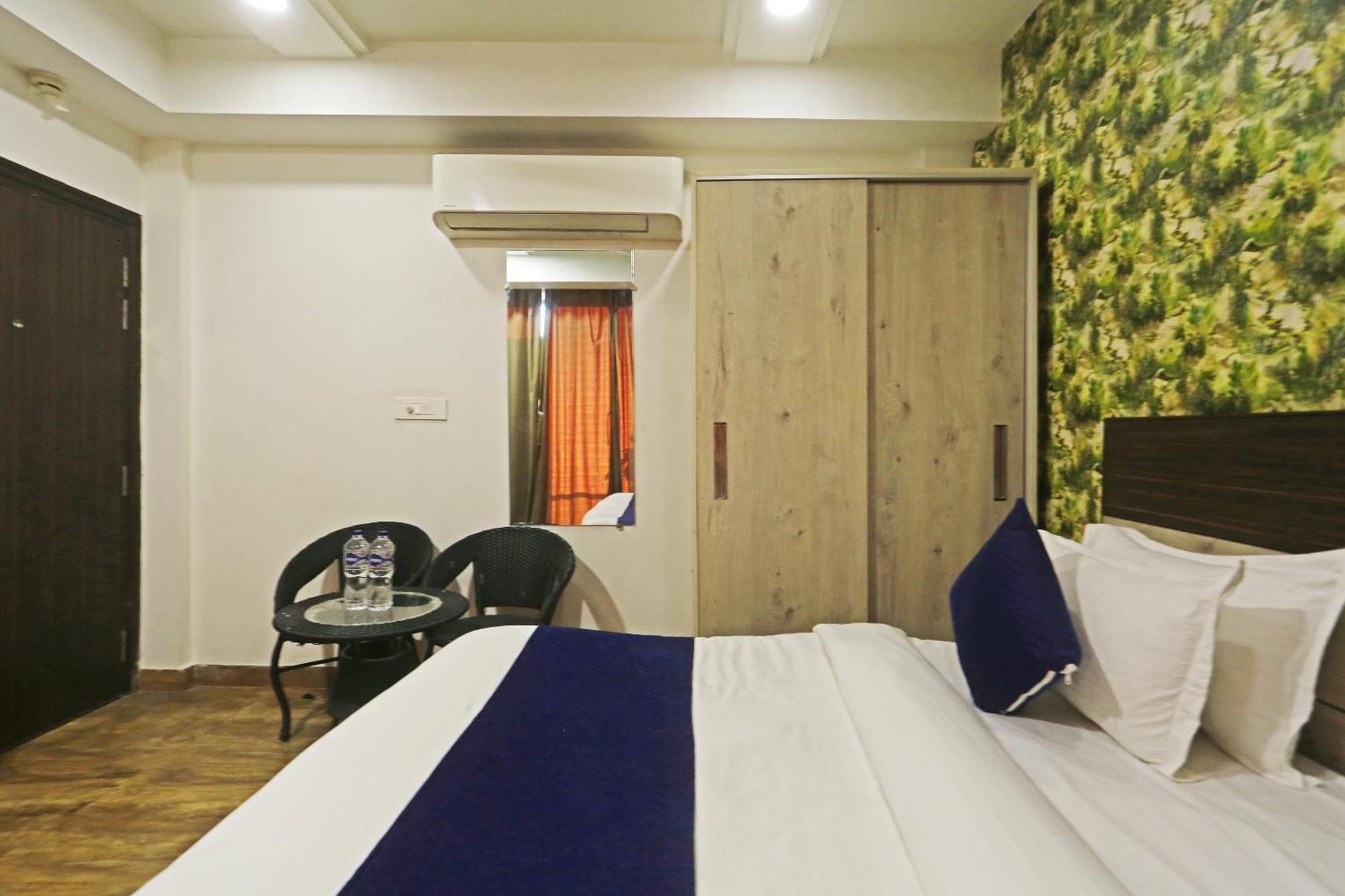 Hotel Aerostar Gold - Opposite Max Healthcare Delhi  Extérieur photo
