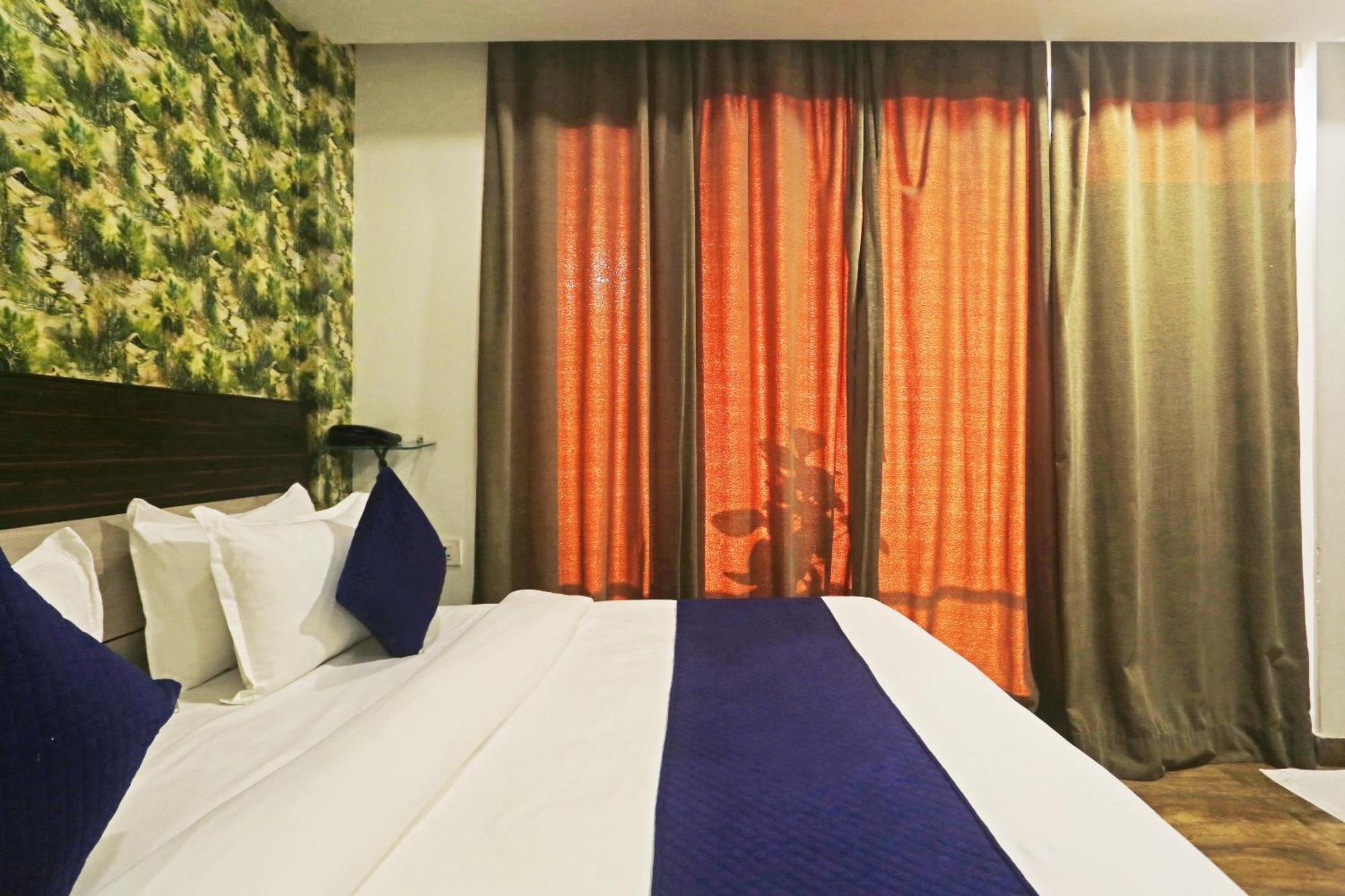 Hotel Aerostar Gold - Opposite Max Healthcare Delhi  Extérieur photo