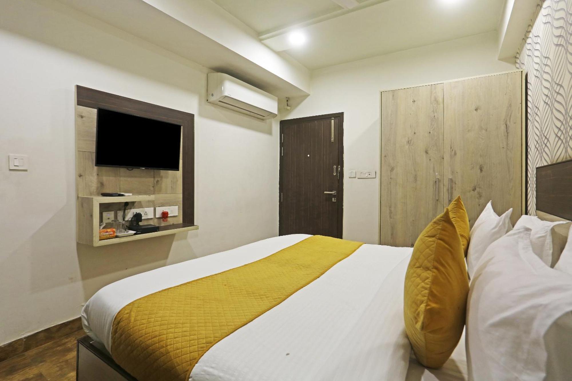 Hotel Aerostar Gold - Opposite Max Healthcare Delhi  Extérieur photo