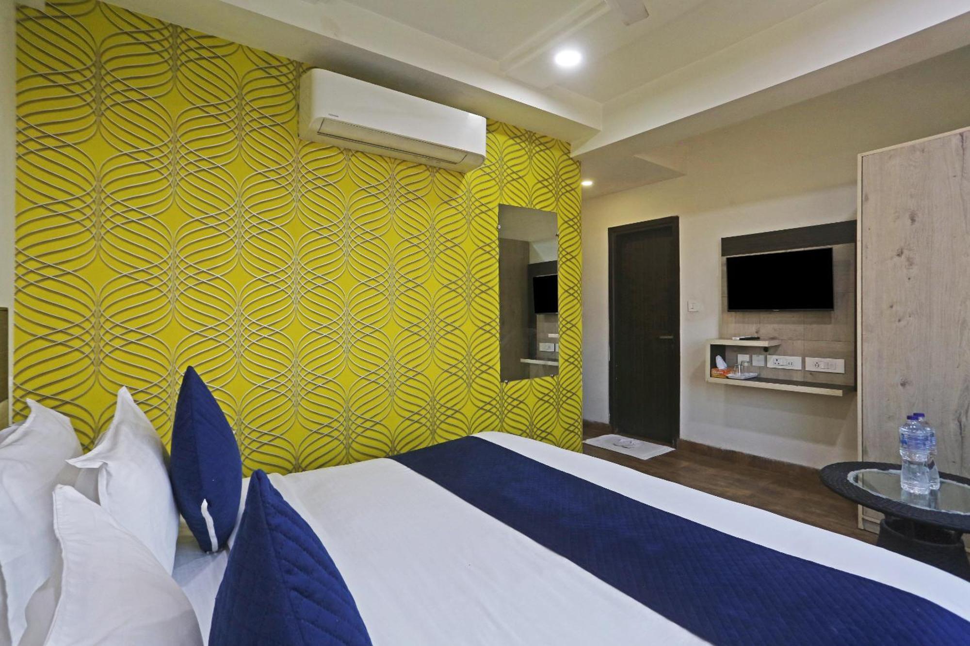 Hotel Aerostar Gold - Opposite Max Healthcare Delhi  Extérieur photo