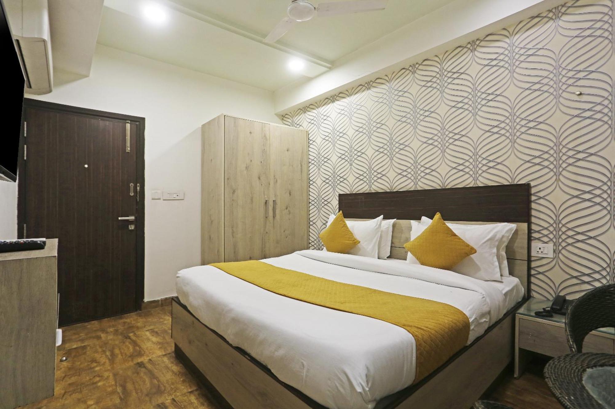 Hotel Aerostar Gold - Opposite Max Healthcare Delhi  Extérieur photo